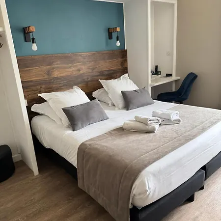 Hotel Logis Hotel De La Poste 3*